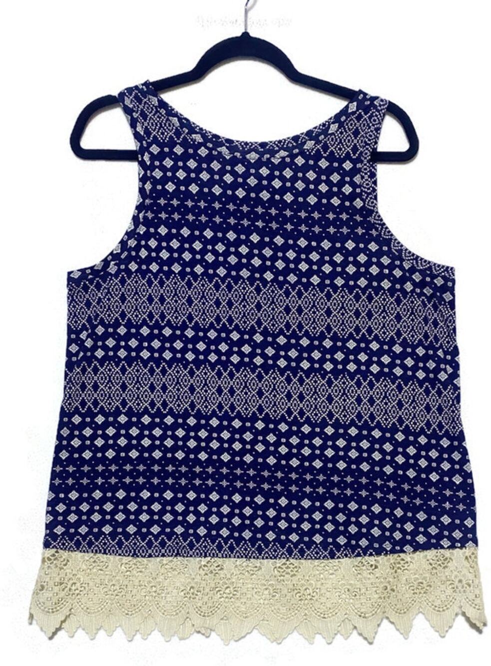 Maurices Pullover Top Women's Large Sleeveless Blue and White w/Frill Trim NEW